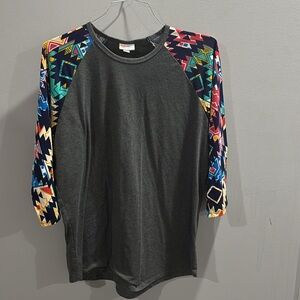 Lularoe Woman’s Gray Shirt w/ Multicolored Geometric Shaped Sleeves- size 2X